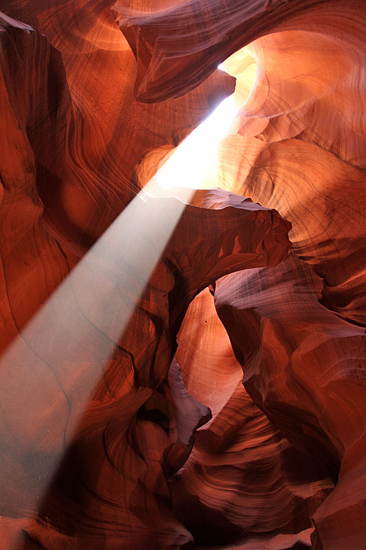 Einer der Beams, für den der Upper Antelope Canyon bekannt ist