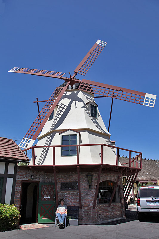 Die Windmühle dient als Souvenirshop