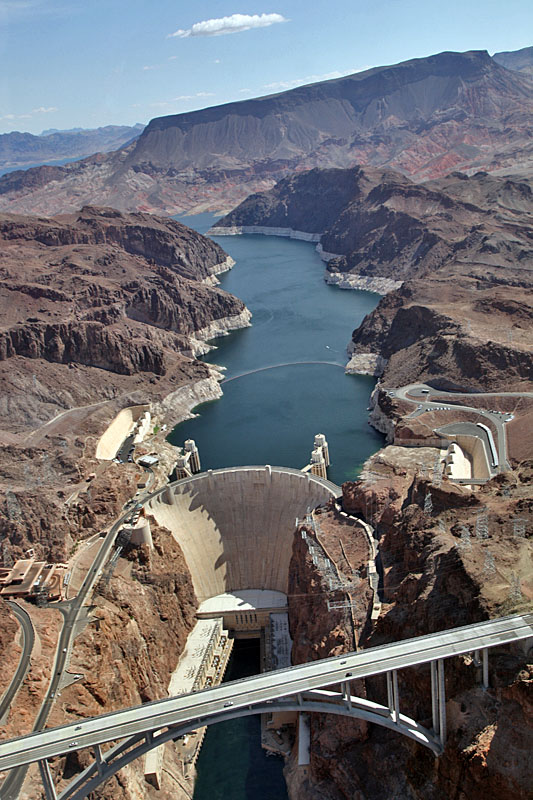 Am Hoover Dam