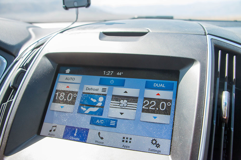 ... auch im Auto werden 44°C angezeigt