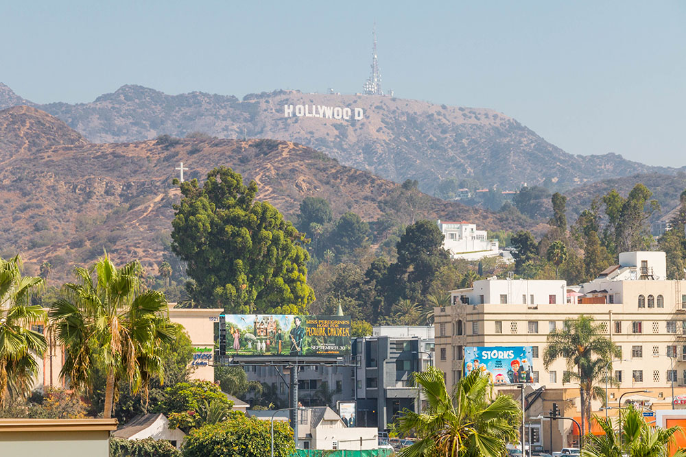 Blick auf den Hollywood-Schriftzug ...