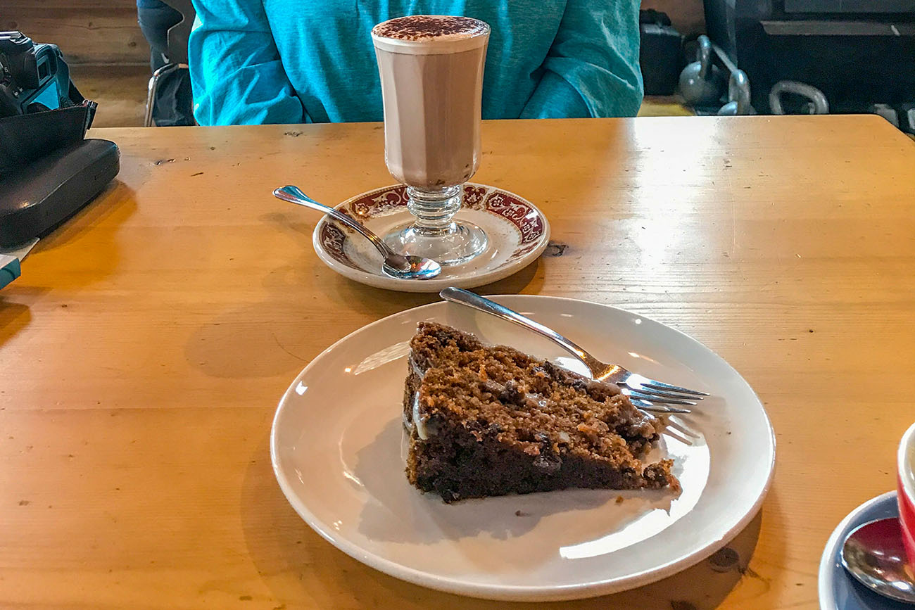 Der Karottenkuchen war gut, aber teuer (7,50 C$) 