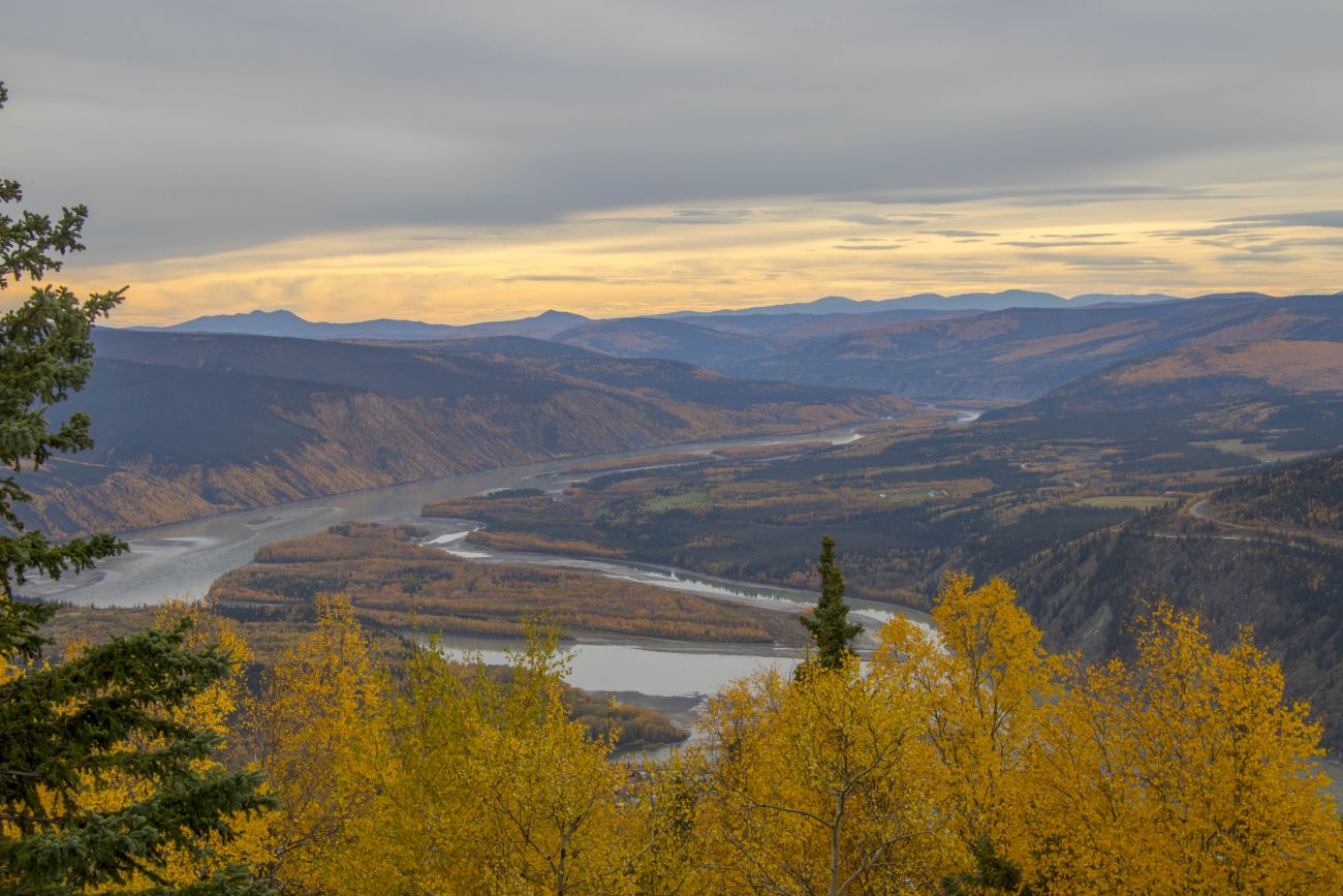 Am Midnight Dome Viewpoint, hoch über Dawson City 