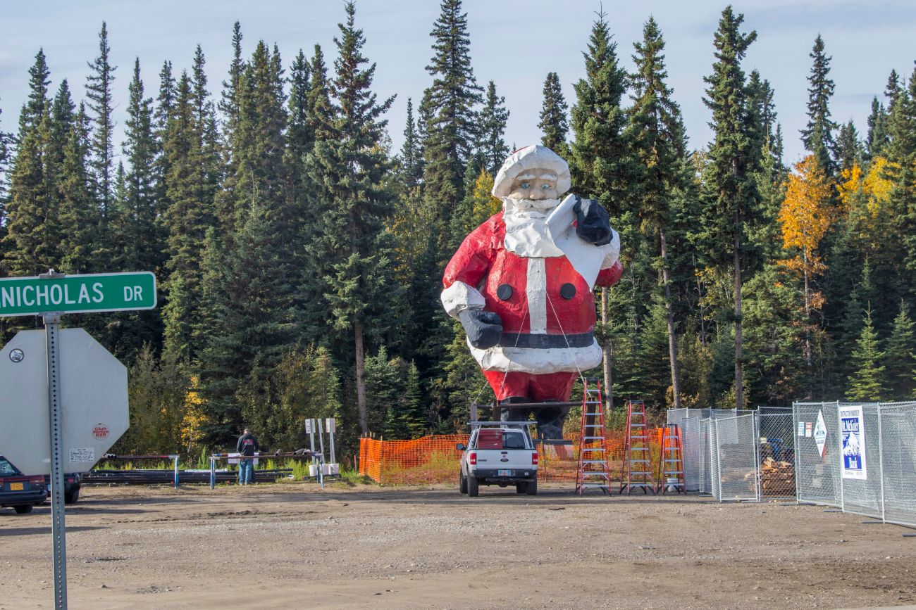 Um den Santa Claus herum ist noch Baustelle 
