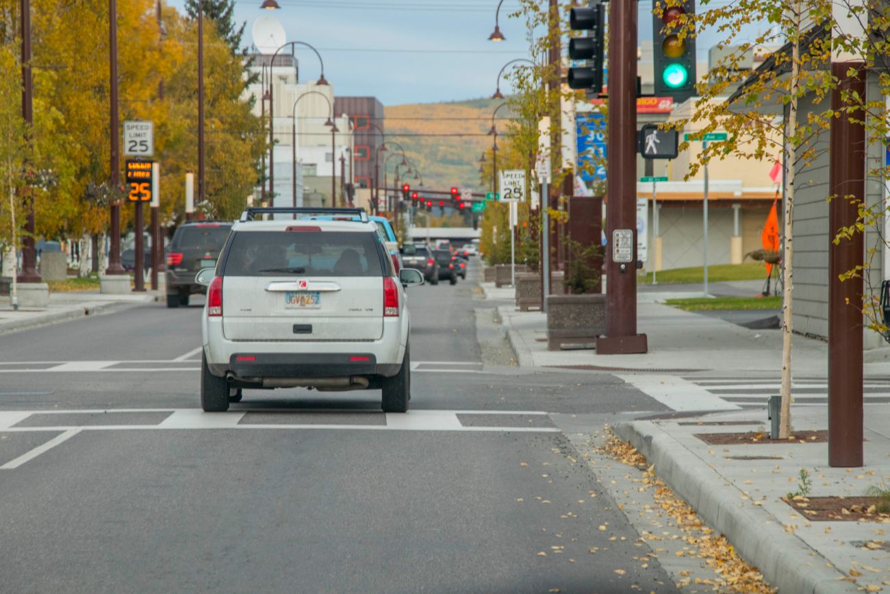 Nach der einsamen Strecke, herrscht ungewohnter Verkehr in Fairbanks 