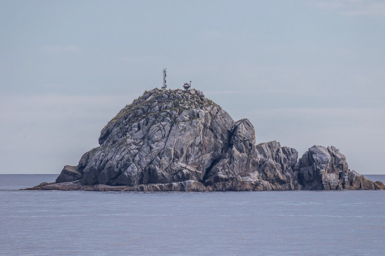 Wetterstation auf einer kleinen Insel. Diese kann über's Internet abgefragt werden - ich finde aber den Link nicht mehr :-( 