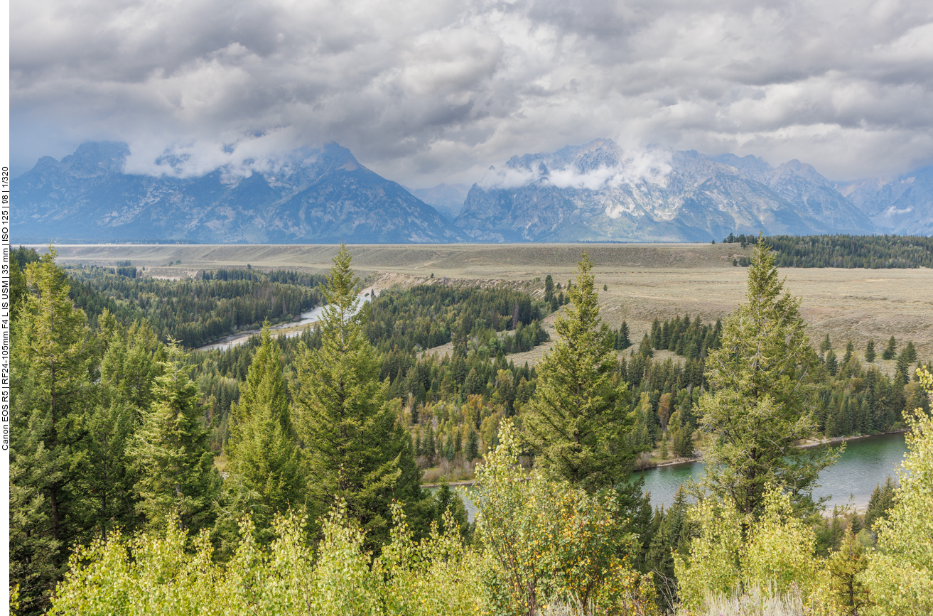 Blick über den Snake River zum Teton-Massiv 