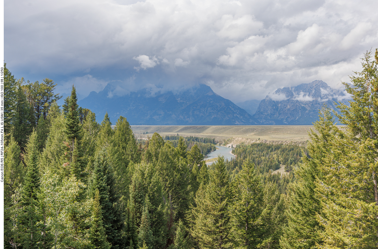 Blick über den Snake River zum Teton-Massiv 