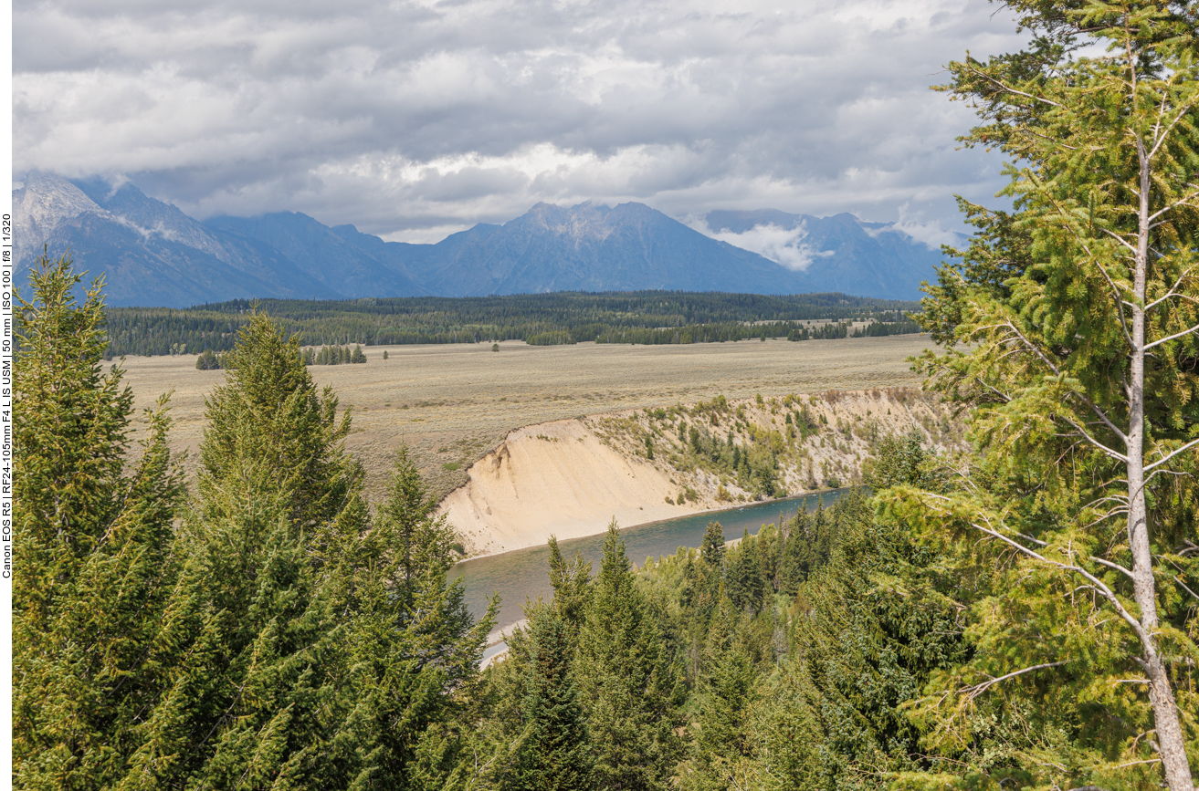 Blick über den Snake River zum Teton-Massiv 