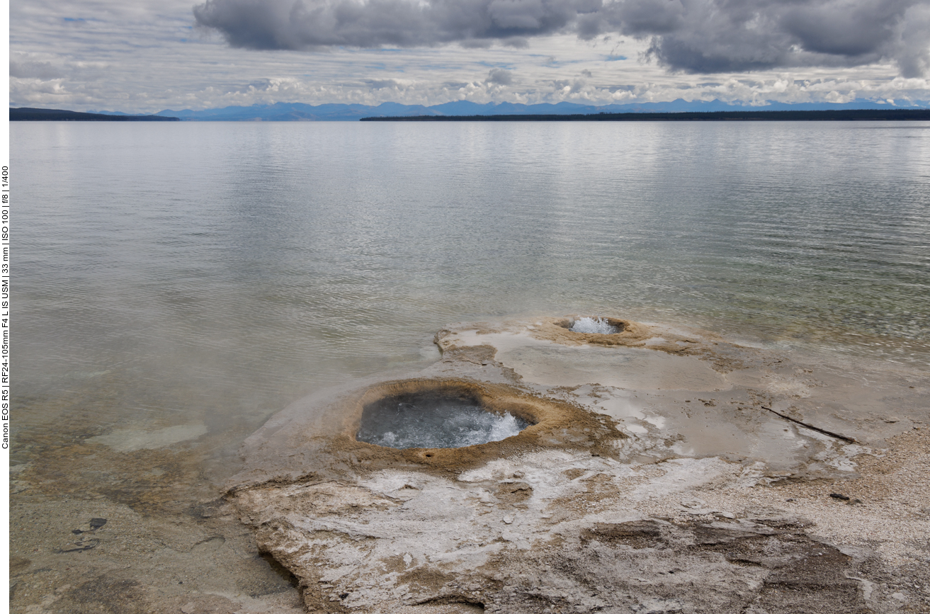 Der "Lakeshore Geysir" liegt, seinem Namen gerecht werdend, direkt am Ufer des Yellowstone Lake 