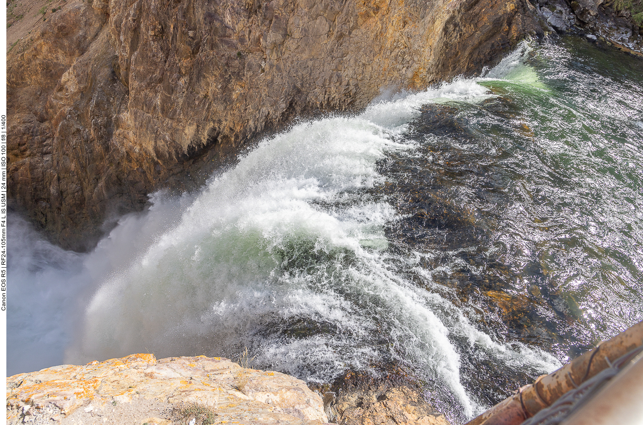 ... entsteht in der Gischt des "Lower Falls"