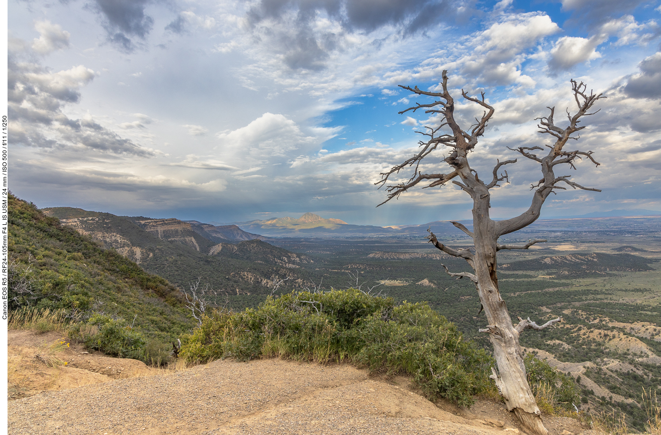 Ein Gewitter zieht über die Mesa Verde