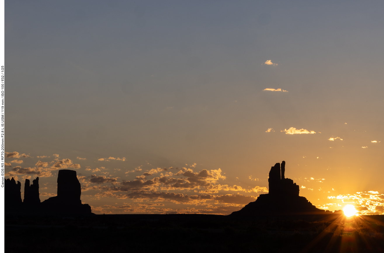 Sonnenaufgang am Monument Valley