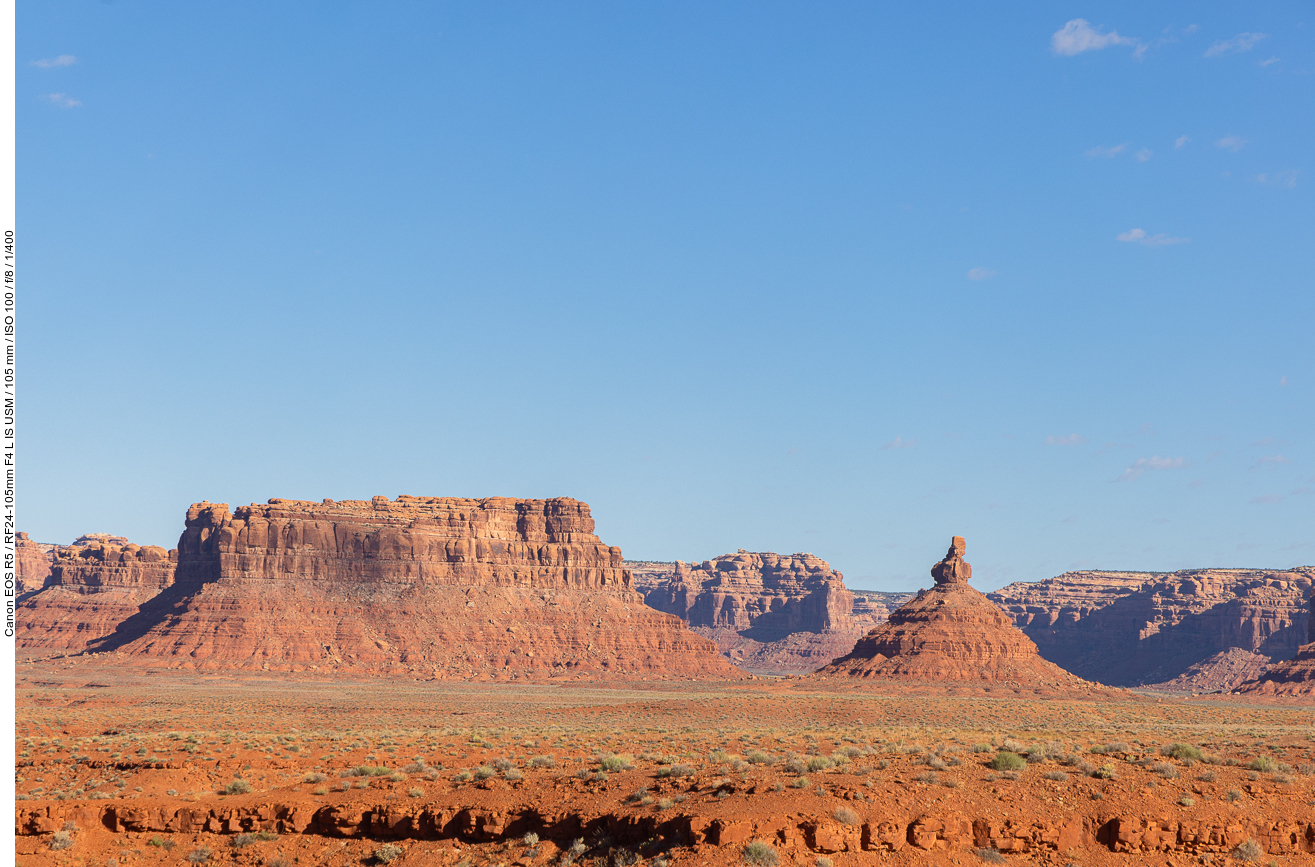 Die charakteristische Landschaft wurde in rund 250 Millionen Jahren von Wind und Regen aus dem Cedar-Mesa-Sandstein geformt. Im Perm bestand das Gebiet zunächst aus einem riesigen Tieflandbecken, in dem eine 400 m dicke Sandsteinschicht aus Sedimenten der frühen Rocky Mountains abgelagert worden war. Diese Schicht bestand aus Kalksandstein und rotem Schluffstein und wurde zu hohen Sanddünen am Ufer eines urzeitlichen Meeres aufgetürmt. Im Verlauf von vielen Millionen formten Wasser, Wind und Eis die Felsformationen und einzigartigen natürlichen Skulpturen von heute. Die markante rötliche Farbe der Felsen resultiert aus dem Eisenoxid, das in den Gesteinsschichten enthalten ist