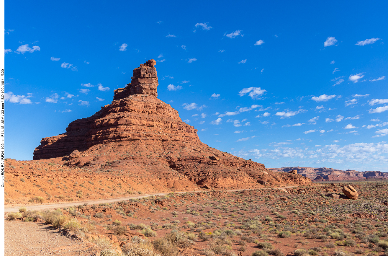 Der Mythologie der Navajo zufolge sind die Felsformationen Plätze der Stärke, an denen die Geister der Vorfahren wohnen, speziell im Valley of the Gods. Die markanten Sandsteintürme sind versteinerte Krieger des Stammes, die um persönlichen Schutz angerufen werden können. Sie stellen Leibwächter dar, deren Macht und Stärke die jungen Männer auf dem Weg in den Krieg begleitet