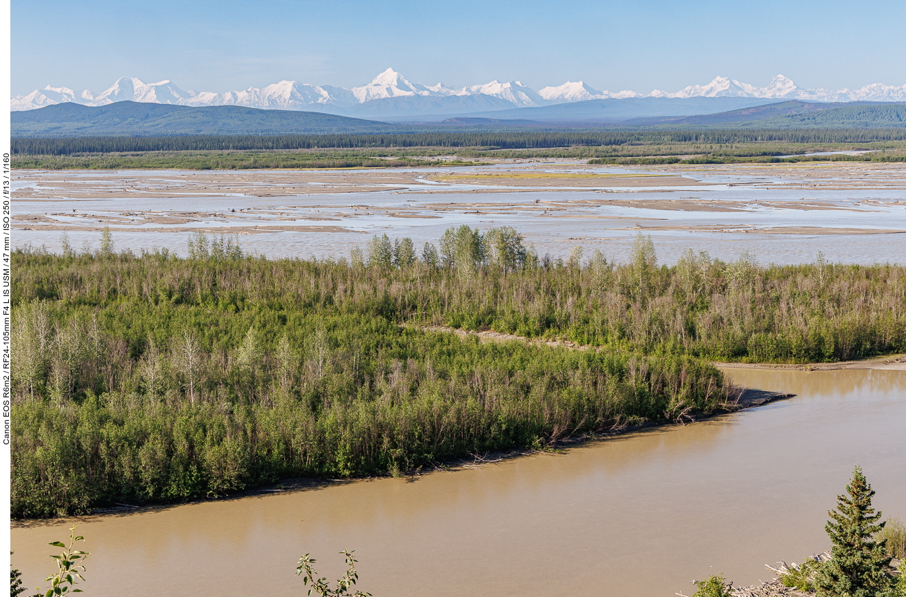 ... z. B. den Tanana River und die Chugach Mountains